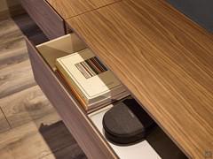 Detail of the 45° cut upper edges and the slightly lower fronts that give lightness to the element