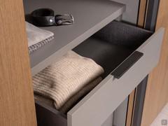 Armoire à parois creuses avec portes coulissantes en bois Land - Particolare delle attrezzature interne, acquistabili nella scheda prodotto dedicata