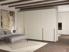 Armoire coulissante de luxe Rover Lounge Low avec de longues poignées en laqué mat ou métallique