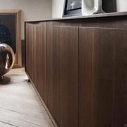 Détail des portes avec rainures