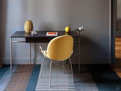 Bureau rectangulaire en bois Wright avec plateau haut latéral porte-tasse