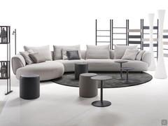 Canapé Galway proposé ici dans une composition avec chaise longue incurvée, élément central incurvé et élément d'extrémité avec accoudoir.