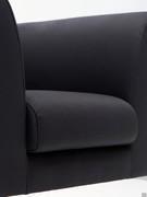 La photo de détail montre le rembourrage généreux du coussin d'assise.