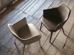 Chaises de salon rembourrées Neva avec housse matelassée à l'intérieur du dossier