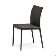 Chaise Norma de Cattelan modèle avec dossier moyen entièrement revêtue en simili cuir ou cuir