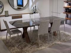Les chaises Akira 2.0 sont idéales dans une salle à manger élégante et raffinée