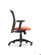 Vue latérale de la chaise Jeff dans le modèle avec accoudoirs réglables et dossier ergonomique en maille respirante