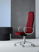 Fauteuil de bureau Mark, entièrement revêtu d'une sellerie matelassée en tissu, similicuir ou cuir, avec structure en finition blanche, noire ou chromée.