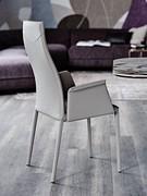 Chaise Norma de Cattelan avec dossier haut et accoudoirs, dans la version avec dossier lisse