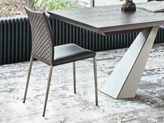 Chaise Norma de Cattelan avec dossier matelassé et pieds en métal peint
