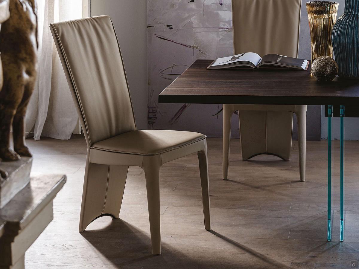 Chaise en cuir design Aurelia avec dossier par Cattelan 