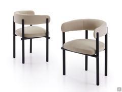 Paire de fauteuils Elsa avec structure en chêne massif 027 Fossil et revêtement en tissu Mystic 50 de couleur sable 