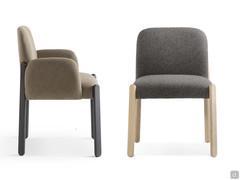 Fauteuil souple avec pieds élancés Myla Soft - des formes douces et enveloppantes développées avec élégance et une touche artisanale.