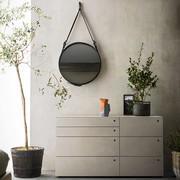 Commode Jess à six tiroirs, modèles avec pieds bas