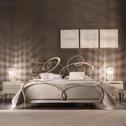 Paire de tables de nuit Ghirigori de Cantori en combinaison avec le lit du même nom
