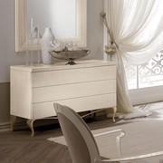 Commode en fer Ghirigori avec pieds par Cantori (la finition du cadre et des pieds n'est pas disponible)