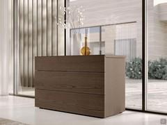 Commode à trois tiroirs en chêne visqueux