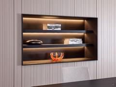 Armoire de salon avec compartiment central Lounge, équipée de deux étagères et entièrement réalisée en placage de chêne en finition E26 Carbon