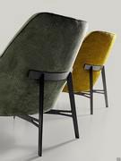 Paire de fauteuils Lynn avec structure en métal Anodic Black et revêtement dans le même tissu en deux couleurs différentes