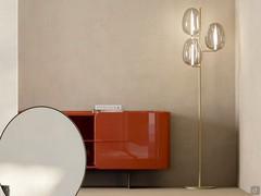 Lampe Guadalupe en version sur pied, avec trois abat-jour et lampadaire en métal peint Titanium ou Brushed Gold