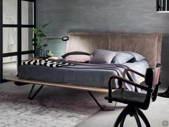 Le lit Miguel est disponible dans la seule taille "double standard", avec un sommier de 160 x 200 cm.