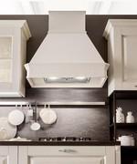 Détail de la hotte émaillée blanche et de la barre d'outils chromée
