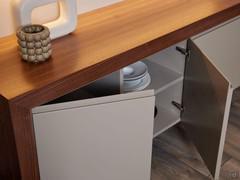 Chaque compartiment du buffet de sortie Rialto est équipé d'une étagère à l'intérieur.