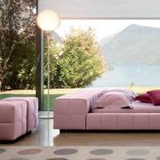 Pouf carré de chambre Squaring, disponible en tissu, cuir et simili cuir