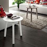 Table de salon Percival avec structure à 3 pieds en laqué mat blanc et taupe