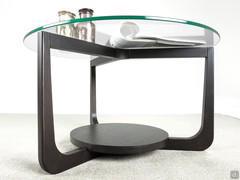 Détails de la jonction du plateau en verre et de la structure