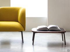 Table basse en frêne teinté Fortune avec cadre en bois massif de frêne teinté Lin