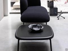 Table basse en frêne teinté Fortune également disponible avec plateau en marbre