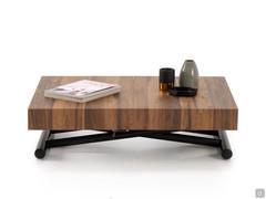 Table basse transformable Lucas avec plateau en placage chêne Hunton et pieds en métal peint en noir mat