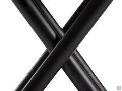 Détail de la structure métallique peinte en noir mat