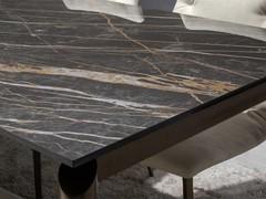 Table avec plateau en céramique