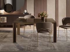 140 p.90 cm Table Marshall avec plateau en verre décoré "dekor" à points de bronze. Insert vertical sur pied en bois de chêne foncé thermo-cuit avec effet nervuré.