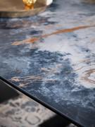 Superbe effet de matière du plateau en vitrocéramique polie Ocean Blue
