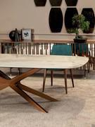 Base en métal avec inserts en essence bois noyer canaletto