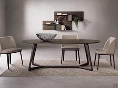 Table ovale avec base en bois massif Dean