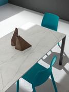 Table rectangulaire Neville avec plateau HPL Falesia 1771