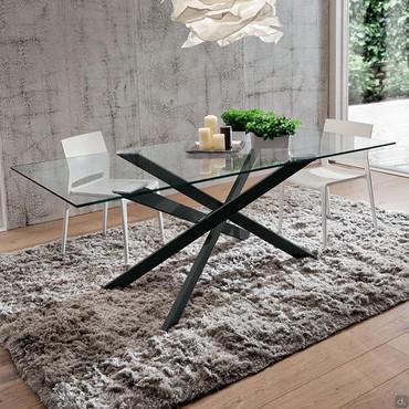 Table Argus en verre avec pieds croisés