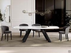 Table Palladium avec structure à tréteaux en frêne massif teinté noir et plateau en marbre de Carrare blanc poli