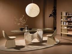 Table Masai en version "unique" avec base en pierre d'onyx et plateau en verre cuit