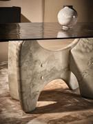 Magnifique texture élaborée dans le "motif" et les riches nuances claires-obscures du marbre Camouflage.