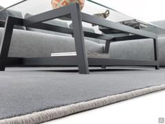 Détails de la bordure surjetée du tapis Aliwal