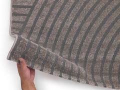 Détail du changement de teinte et de brillance au fur et à mesure que la lumière change
