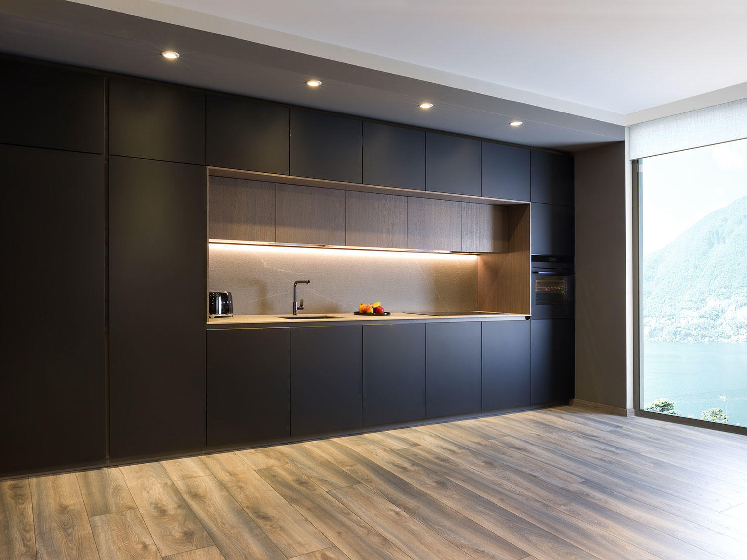 Ante in legno, laminato e vetro per cucine e armadi, su misura