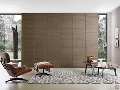 Armadio con maniglia integrata in contrasto Indiana in legno essenza rovere argilla