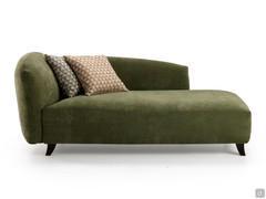 Dormeuse Gilmour in tessuto Oasis colore 49, con cuscini decorativi a contrasto in tessuto Tamerice