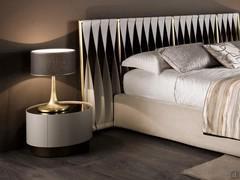 Comodino Mirto in abbinamento al letto Twist